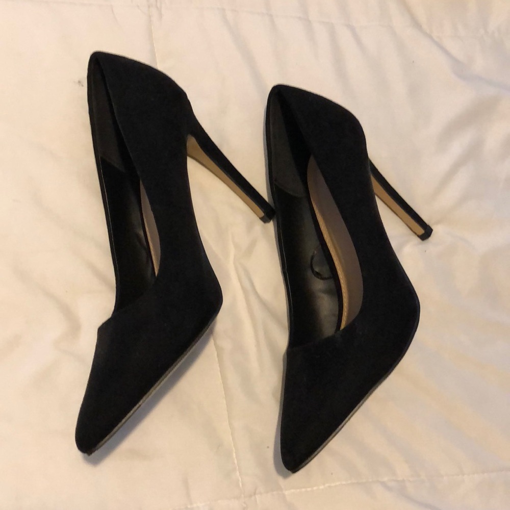 Pointy heels black faux leather